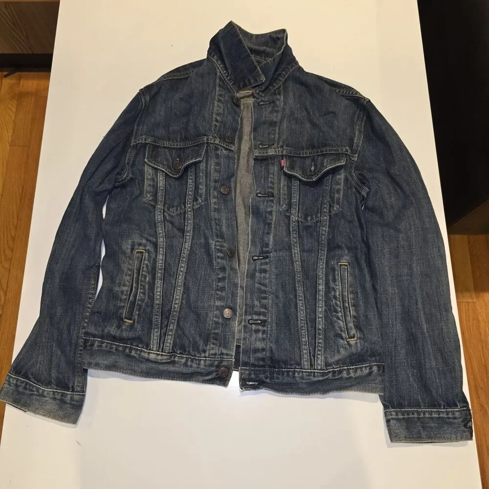 Levis Denim Trucker Jacket, Size L, Standard Fit